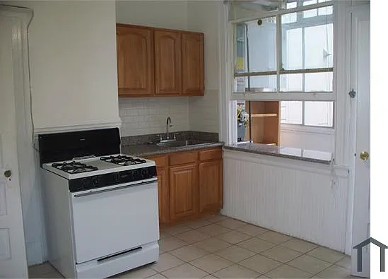 1734B Mason St — Photo 1