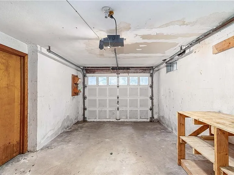 51 Ambrose St — Photo 48