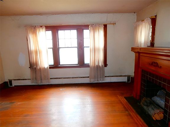 2nd image of 49 Mercer Ave