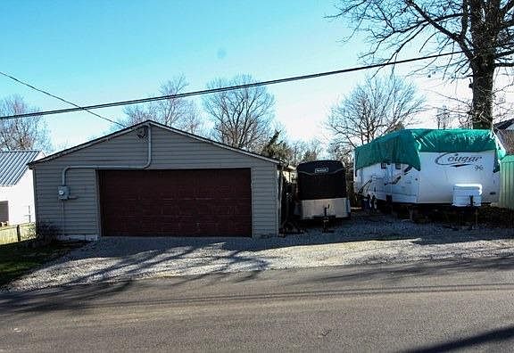 2nd image of 1439 Cypress St