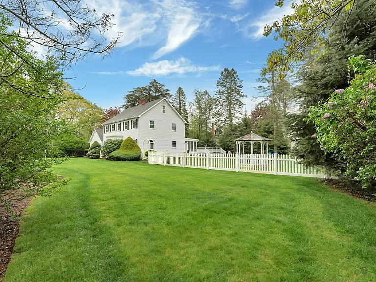 110 Sleepy Hollow Ln — Photo 38