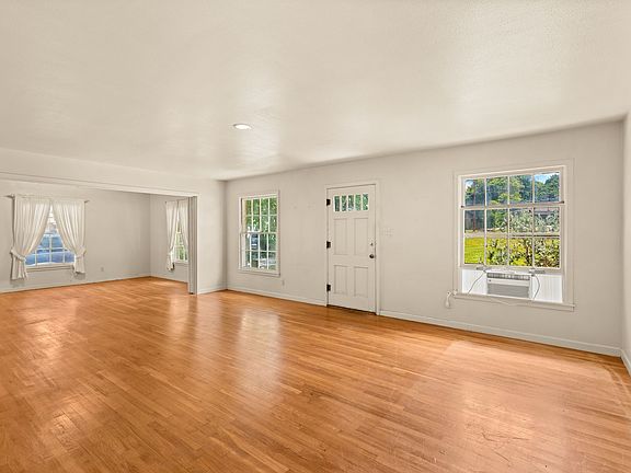 4th image of 609 Oak Hill Dr