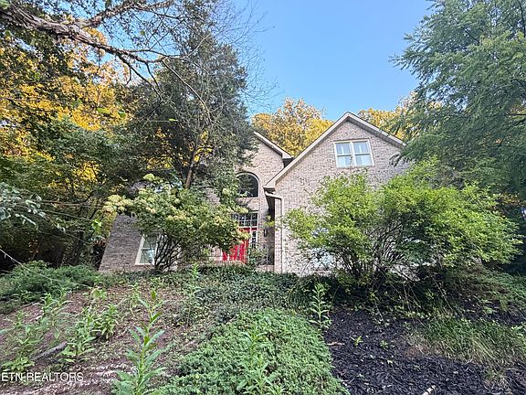 2nd image of 136 Bay Path Dr