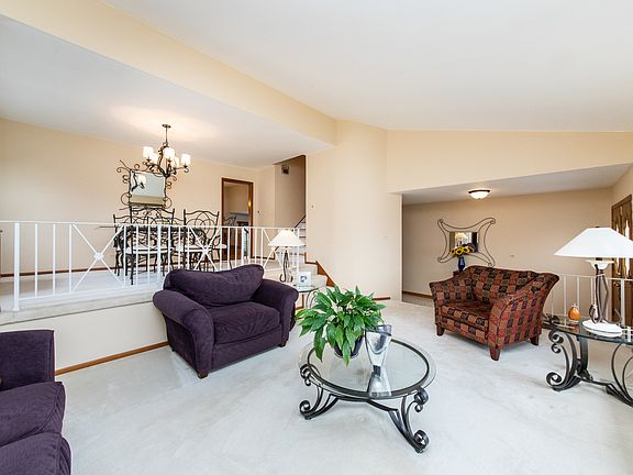 5th image of 2311 N Drury Ln
