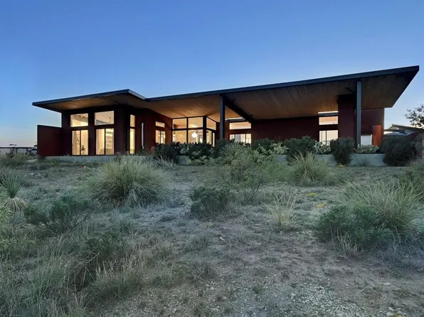 1104 N Alamito St, Marfa, TX 79843