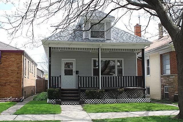 1st image of 2219 N Nagle Ave #1