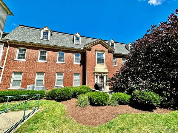 295 Ridge Rd APT 8, Wethersfield, CT 06109