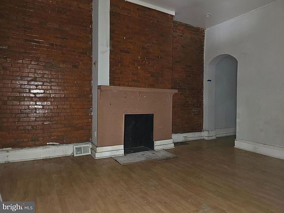 3rd image of 828 S 49th St
