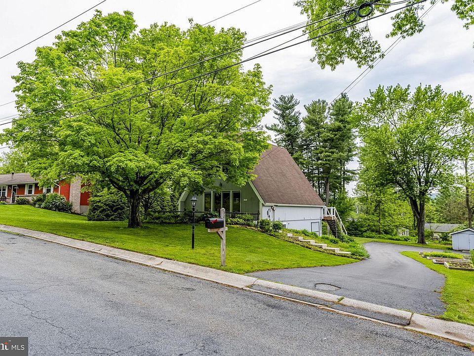 1st image of 30 Pine Crest Dr