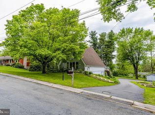 30 Pine Crest Dr, Denver, PA 17517