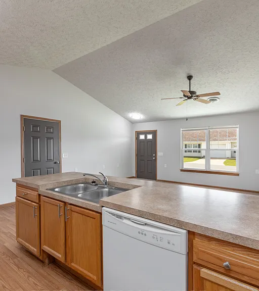 846 Serenity Ln — Photo 4