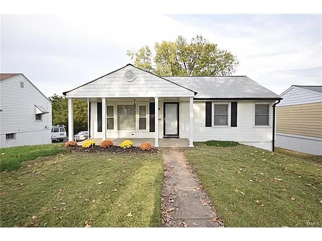 7055 Circleview Dr photo 1