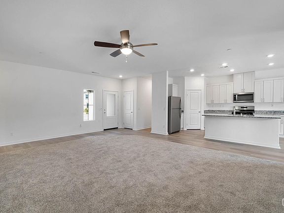 3rd image of 1229 Acacia Ave