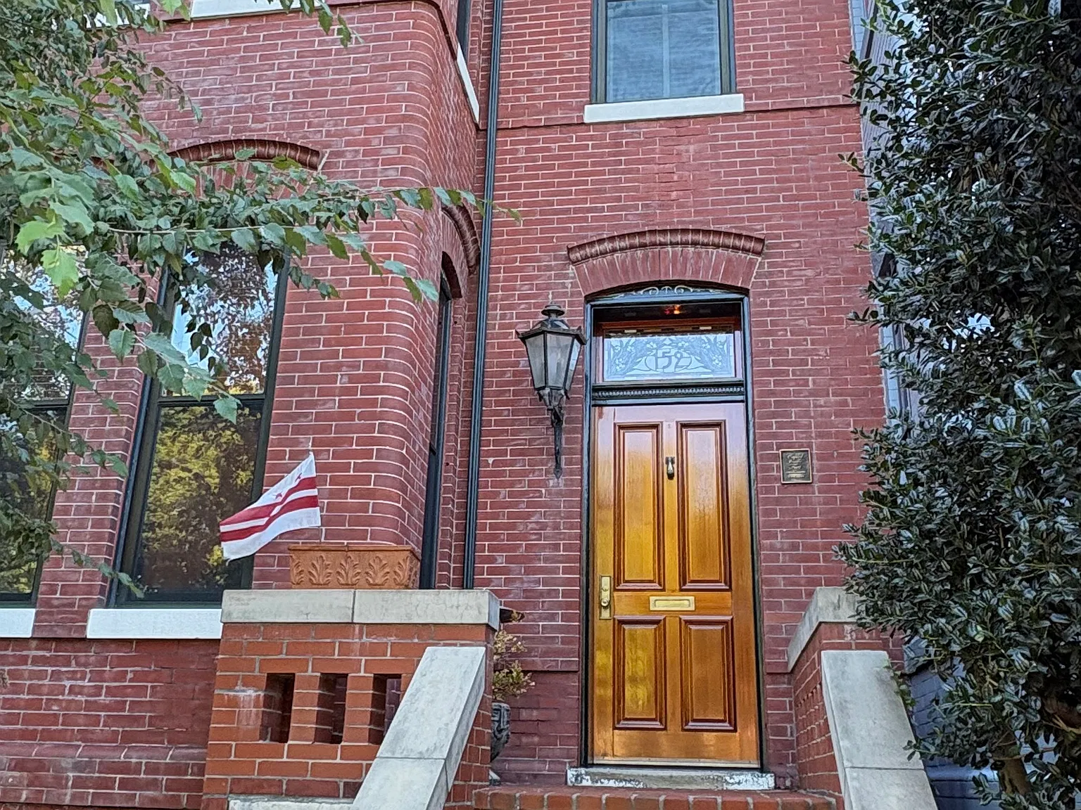 3 bed, 2.5 bath, 1906 sqft, $4,700 — Photo 1
