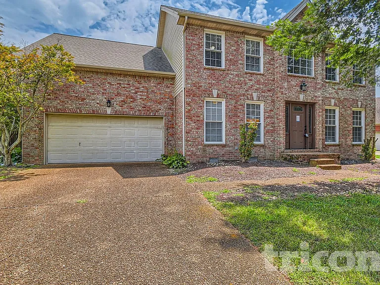 2420 Amber Glen Dr — Photo 2