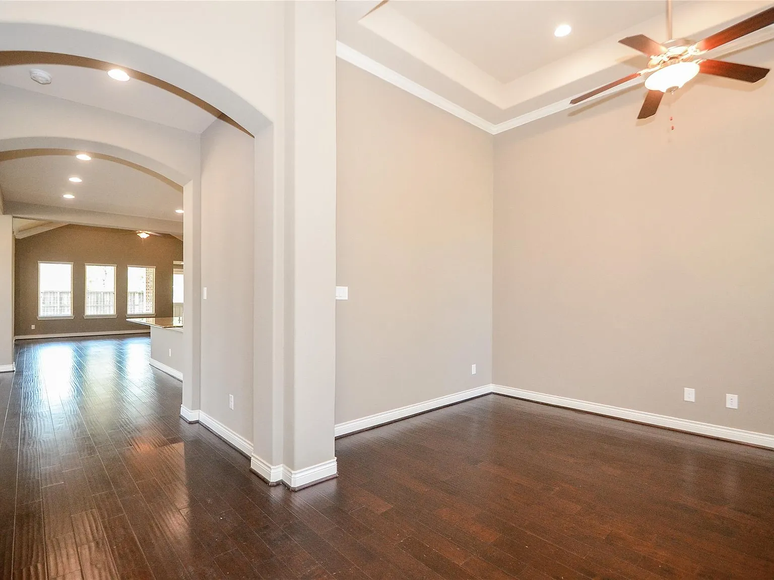4 bed, 3.5 bath, 3062 sqft, $4,000 — Photo 4