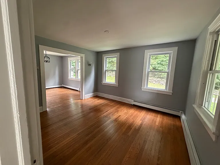 159 Barry Ave — Photo 5