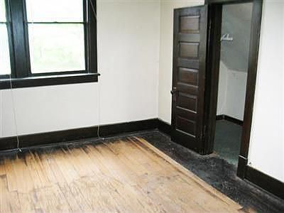 5th image of 1017 W High St