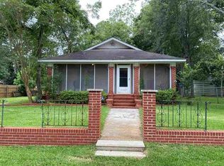 208 NE 3rd St, Havana, FL 32333