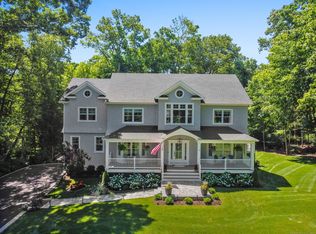 9 Ravenwood Rd, Norwalk, CT 06850