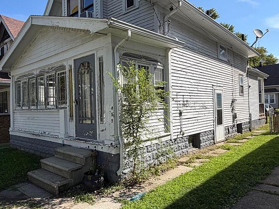 2nd image of 455 Howland Ave