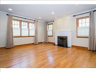 4th image of 35 John Alden Rd
