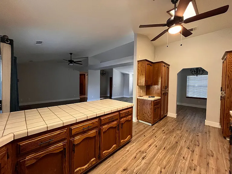540 N Peppertree St — Photo 11