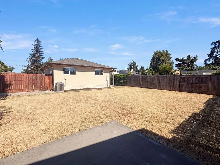 3713 Ripley St — Photo 9