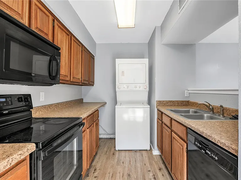 2101 Barak Ln #17 — Photo 10
