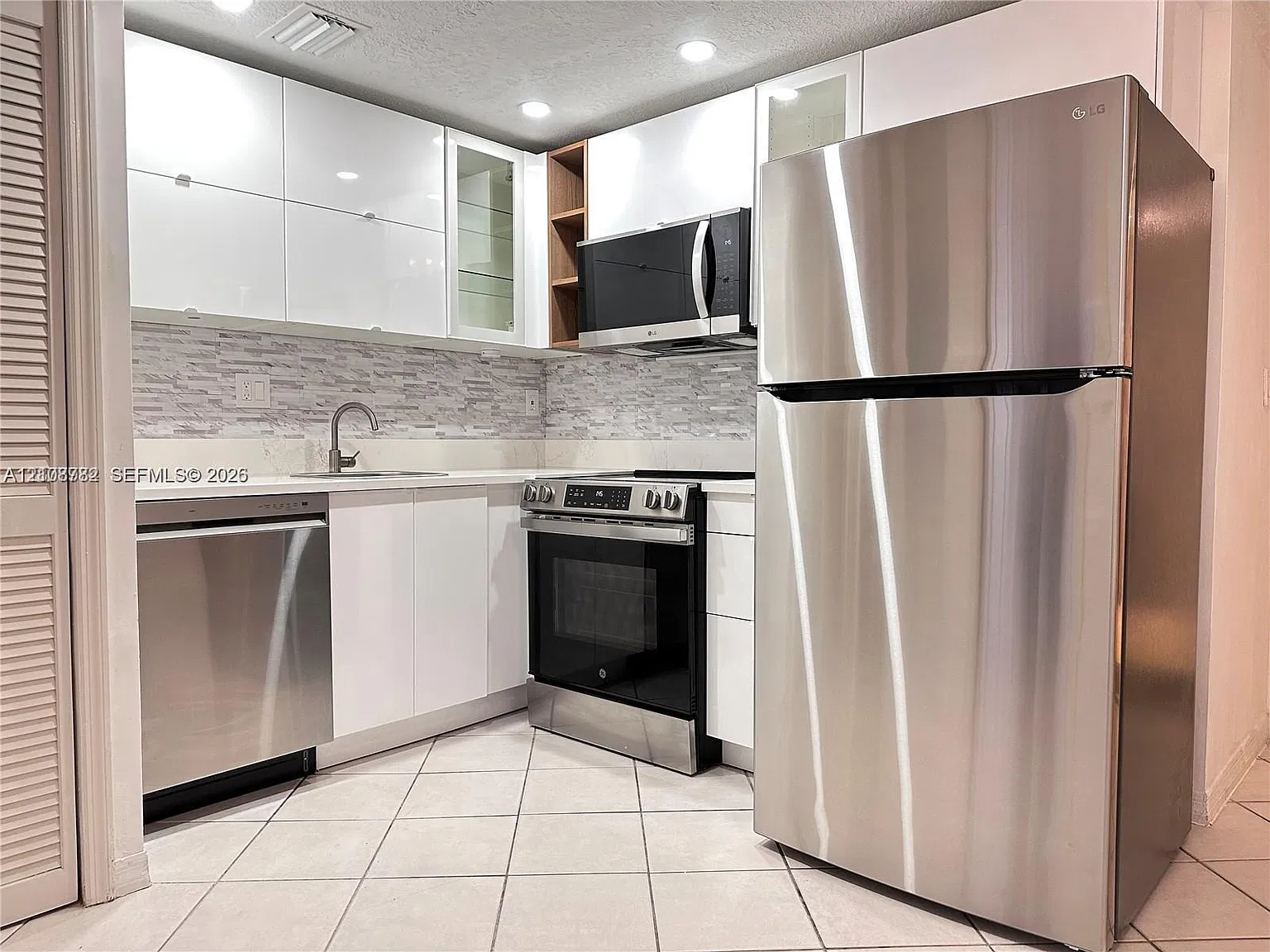 Grove Palms Ii Condo — Photo 1