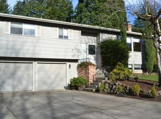 5815 SW Huddleson St, Portland, OR 97219