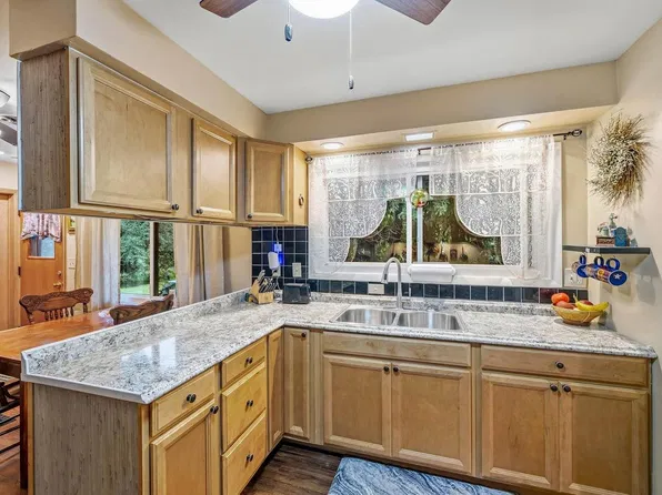 219 Heidel ROAD, Thiensville, WI 53092