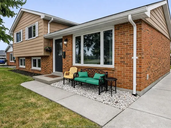 2935 Rivard Ave, Windsor, ON N8T 2J1