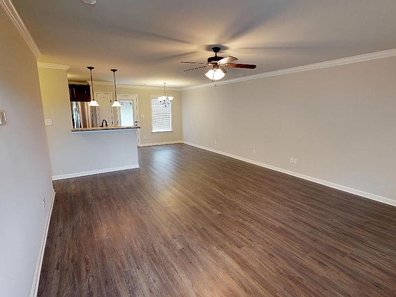 Kitchen and Large Room in Traditional Series 2160 from Hyde Homes