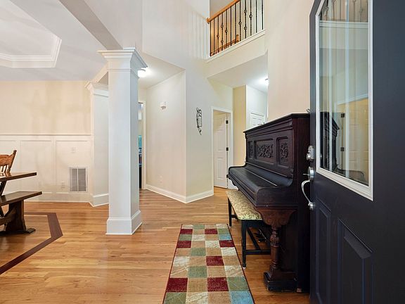 2nd image of 3816 Clubhouse Dr