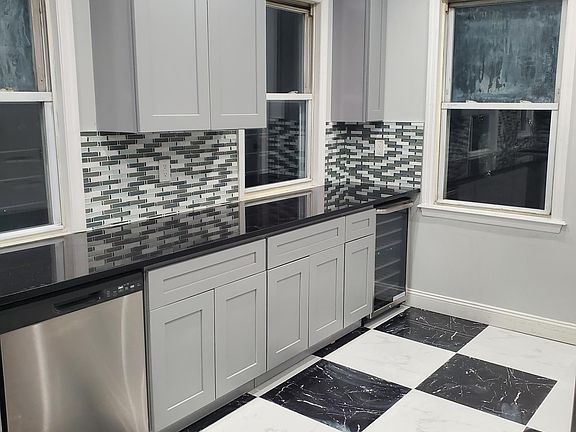 2nd image of 140 S 10th Ave APT 2