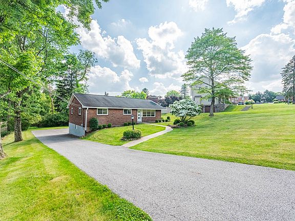 3rd image of 108 Dennis Dr