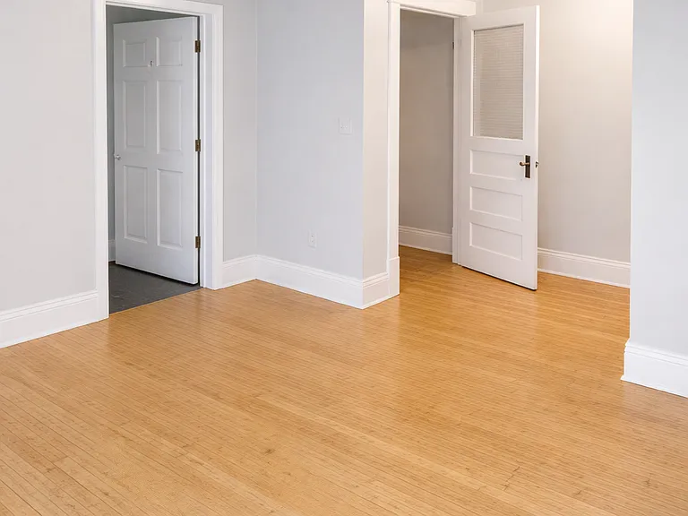 808 University Ave SE #1 — Photo 6