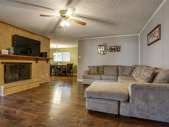 3rd image of 2536 Belhaven Dr