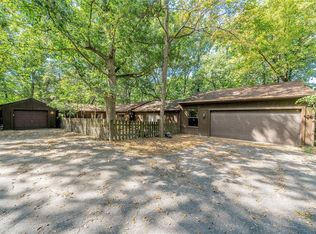 1525 Marshall Rd, Saint Louis, MO 63122