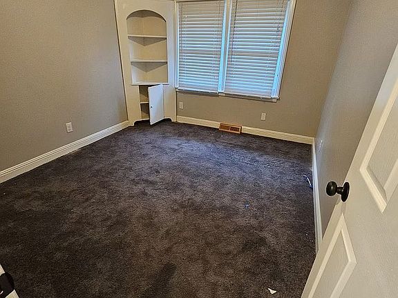 5th image of 2125 Lee St