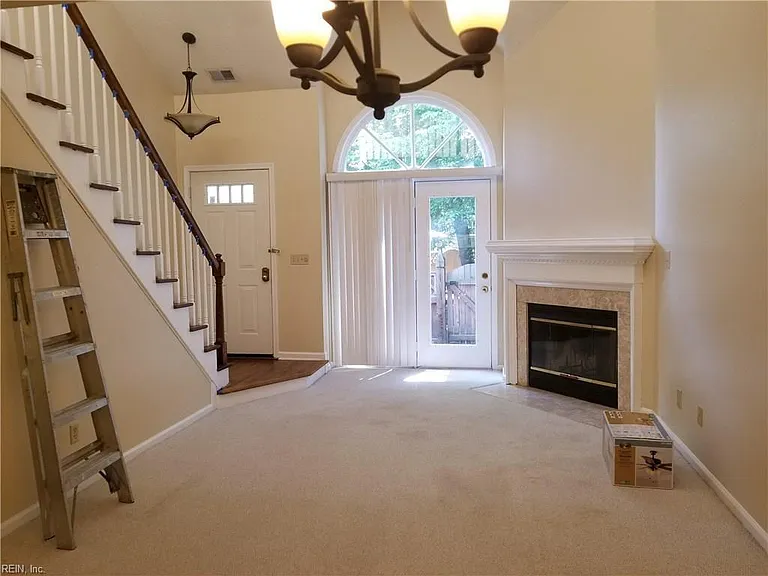 705 Holston River Ct #G — Photo 2