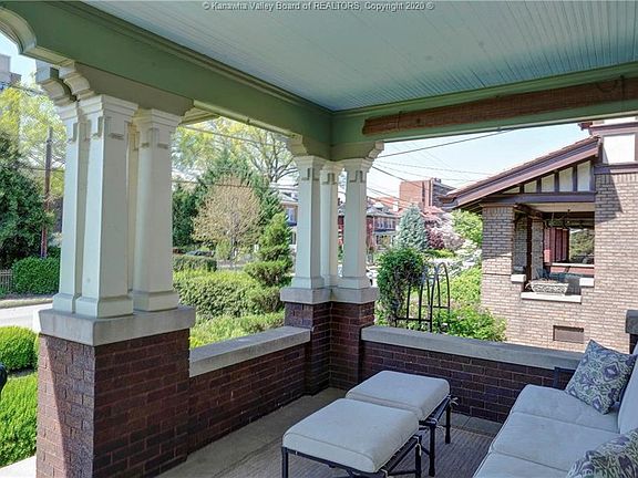 4th image of 1578 Virginia St E