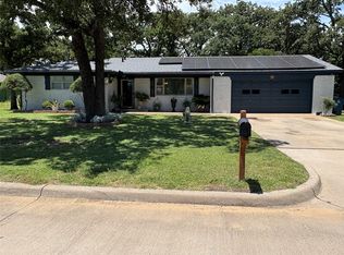 102 Shady Oak Rd, Keene, TX 76059