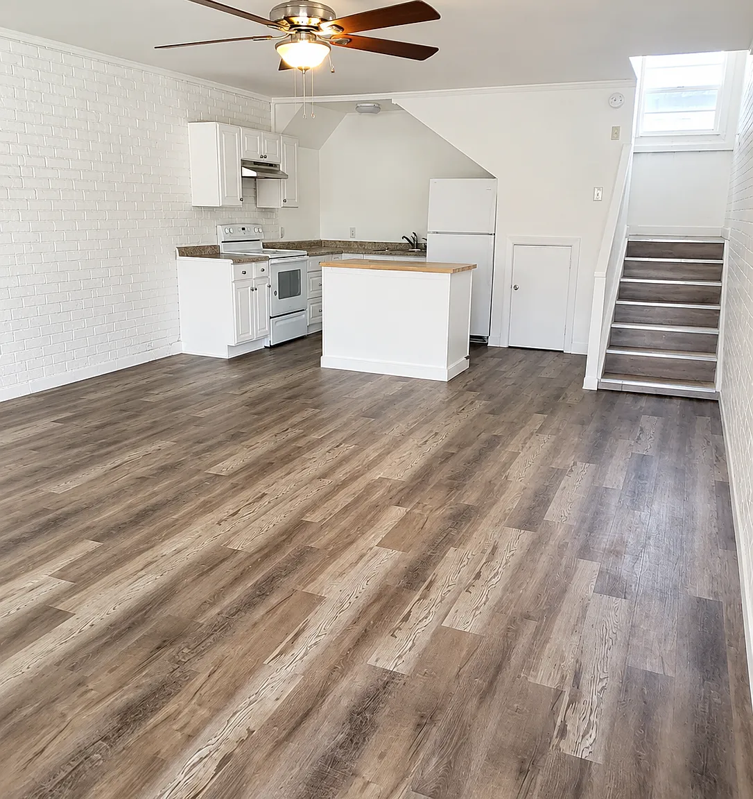 2 bed, 900 sqft, $769 — Photo 2
