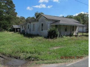 718 N Main St, Fairmont, NC 28340