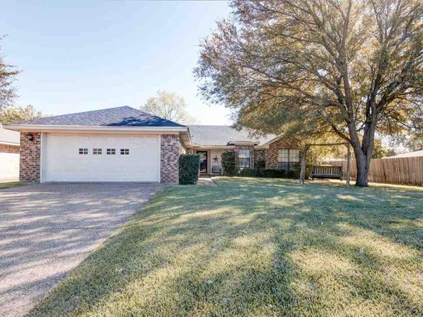 303 Confederate Dr, Lorena, TX 76655