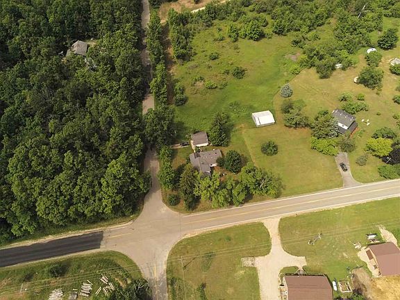 3rd image of 7962 W Stutsmanville Rd