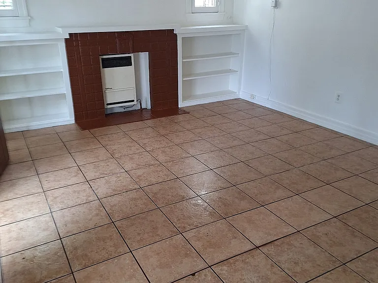 1435 W 51st St #1 — Photo 5