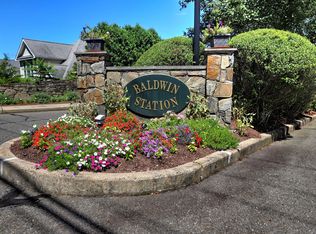 67 Spice Bush Ln #67, Milford, CT 06461